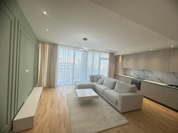 Tirane, jepet me qera apartament 2+1+Ballkon Kati 5, 130 m² 2.200 € (Lake View)