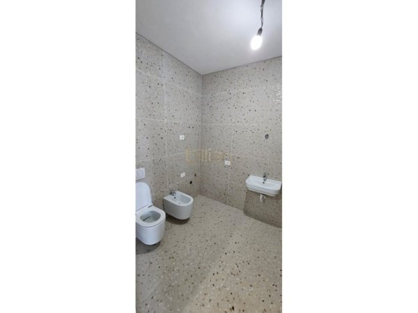 Tirane, shitet 2+1 , 83 m² 110.000 € (Paskuqan)