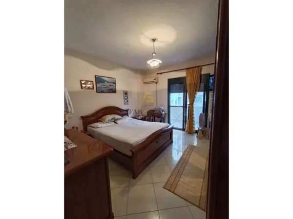 Durres, shitet apartament 3+1 Kati 5, 126 m² 250.000 € (Pallati i Sportit)