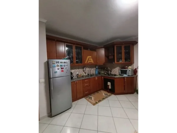 Durres, shitet apartament 3+1 Kati 5, 126 m² 250.000 € (Pallati i Sportit)