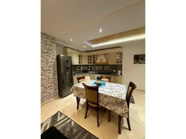Tirane, jepet me qera apartament 2+1 Kati 5, 97 m² 291.000 € 