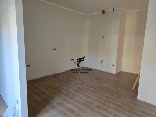 Tirane, shitet apartament 2+1 Kati 1, 109 m² 142.000 € (FRESKU)