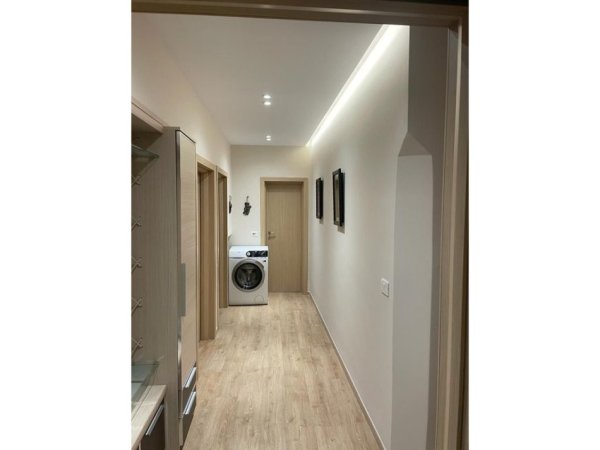 Tirane, jepet me qera apartament 2+1 Kati 3, 74 m² 550 € (shkolla e baletit)