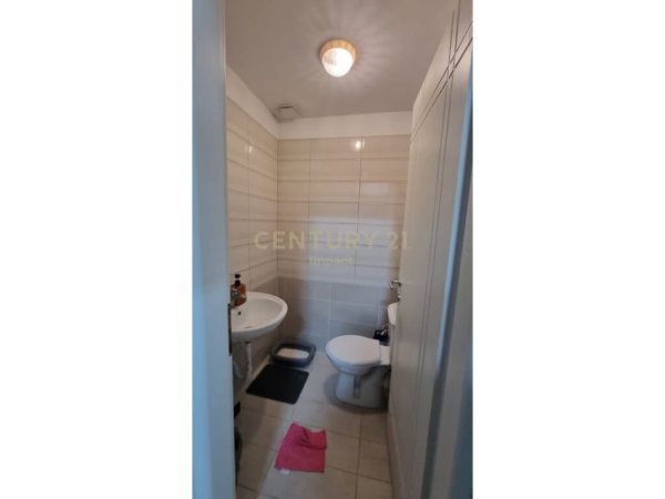 Tirane, shes ambjent biznesi Kati 0, 100 m² 220.000 € (ish fusha e aviacionit)