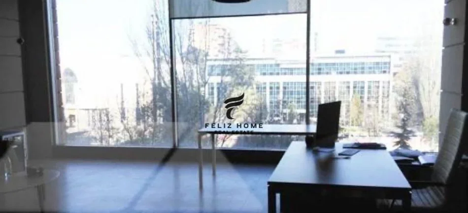 Tirane, jepet me qera zyre Kati 2, 60 m² 700 € (ASTIR)