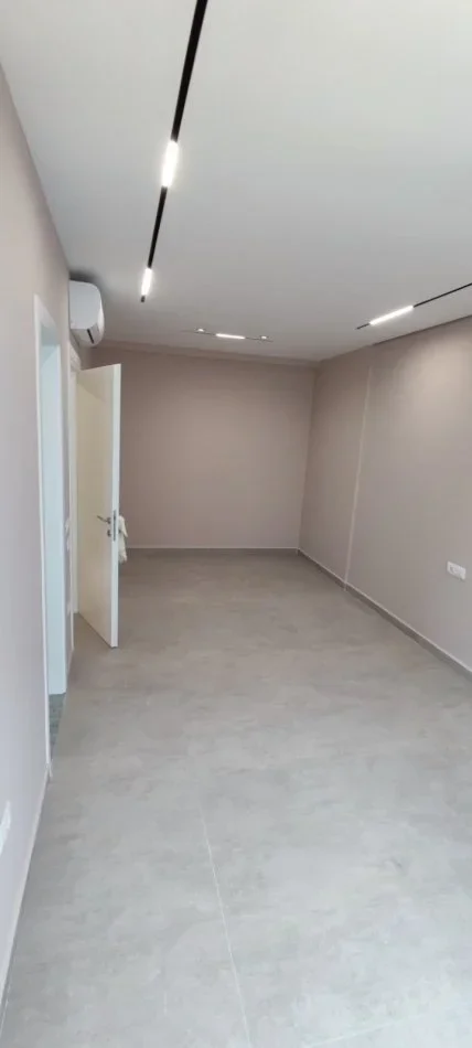 Tirane, jepet me qera apartament 2+1 , 105 m² 550 € 