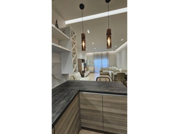 Tirane, shitet apartament 3+1 Kati 1, 117 m² 320.000 € (Liqeni i Thate)