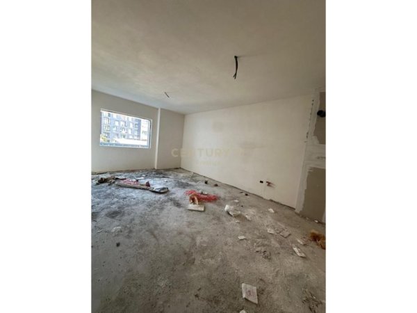 Tirane, shitet apartament 2+1+Ballkon Kati 2, 108 m² 271.000 € (ish parku)