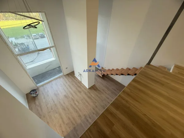 Tirane, jepet me qera ambjent biznesi Kati 1, 49 m² 350 € (TE GOLDEN PARK 3,TE SPITALI AMERIKAN 3)