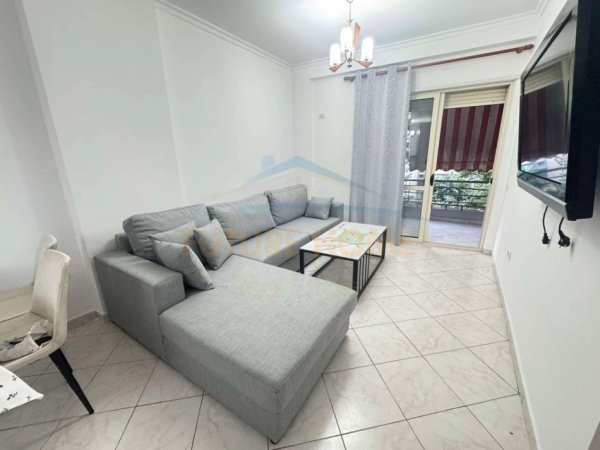 0683487469 Tirane, jepet me qera apartament 2+1+Ballkon Kati 2, 92 m² 500 € (Tek Eja Studio)