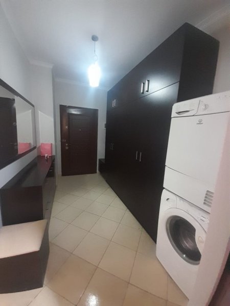 Tirane, jepet me qera apartament 1+1 Kati 1, 65 m² 350 € (Pranë Shkollës 17 Shkurti Fresk)