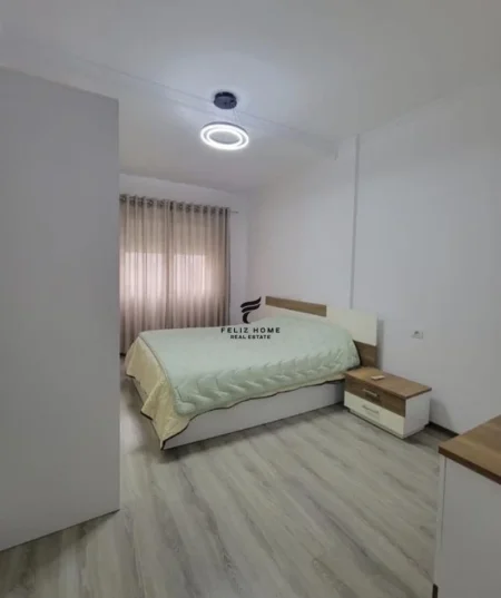 Tirane, jepet me qera apartament 1+1 Kati 4, 70 m² 600 € (OXHAKU)