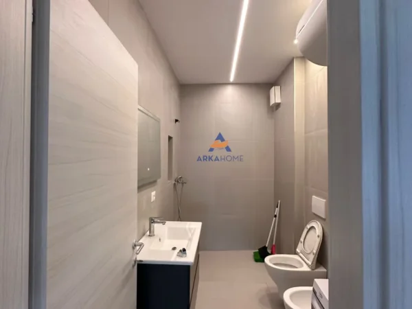Tirane, jepet me qera apartament 2+1+Ballkon Kati 3, 117 m² 800 € (RIVER RESIDENCE ASTIR)