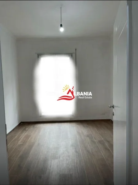 Tirane, jepet me qera zyre , 80 m² 1.000 € 