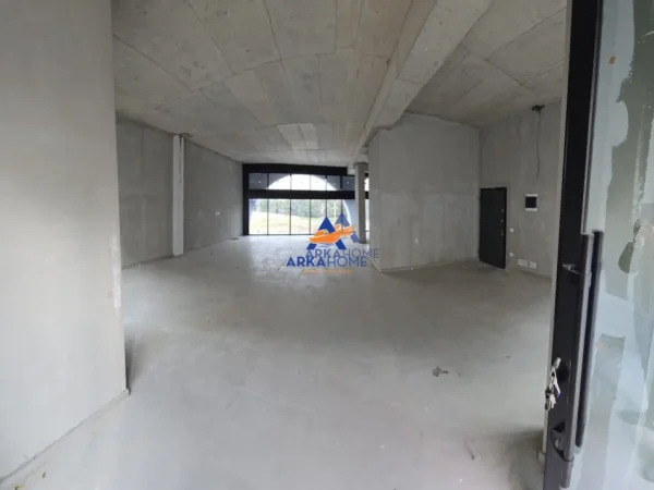 Tirane, jepet me qera dyqan Kati 1, 127 m² 1.300 € (RIVER RESIDENCE ASTIR)