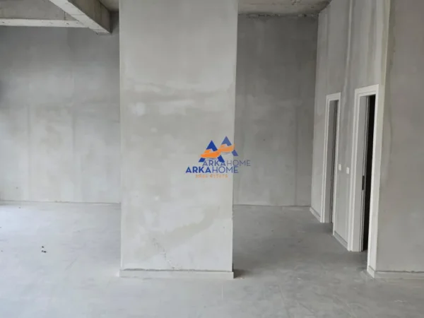 Tirane, jepet me qera dyqan Kati 1, 127 m² 1.300 € (RIVER RESIDENCE ASTIR)