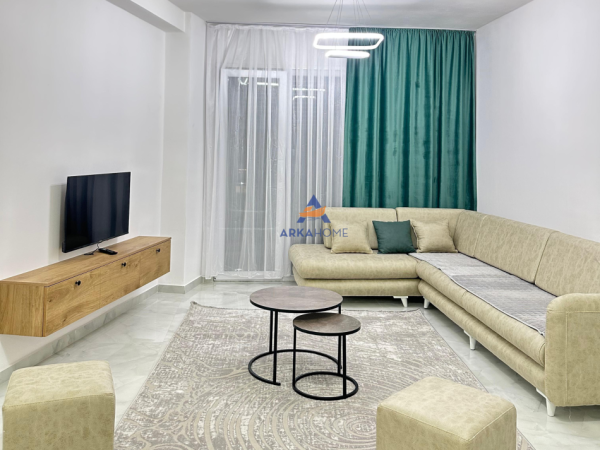 Tirane, jepet me qera apartament 2+1+Ballkon Kati 8, 110 m² 612 € (TE KOMPLEKSI JOLLA,UNAZA E RE)