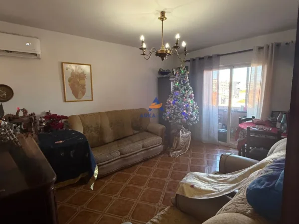 Tirane, shitet apartament 2+1+Ballkon Kati 5, 75 m² 125.000 € (RRUGA FERIT XHAJKO)