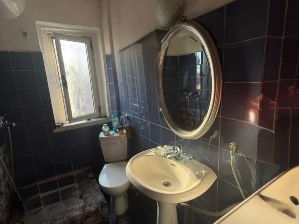 Tirane, shitet apartament 2+1+Ballkon Kati 5, 75 m² 125.000 € (RRUGA FERIT XHAJKO)