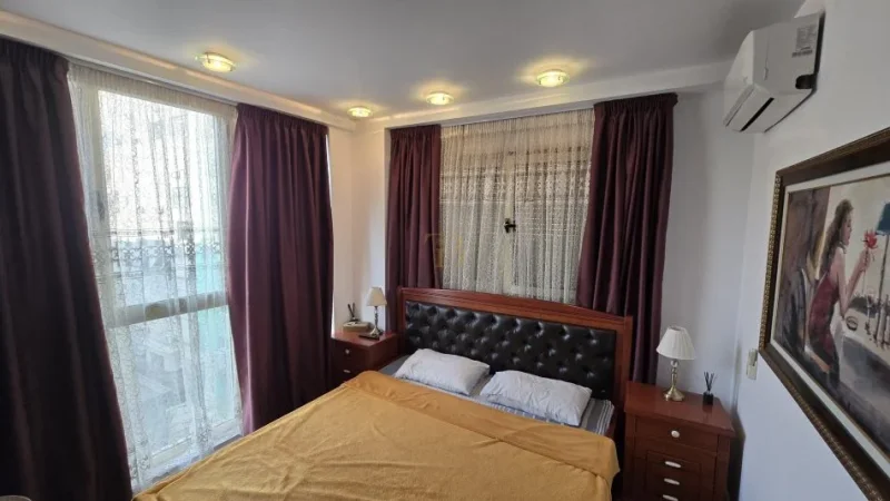 Tirane, jepet me qera apartament duplex Dublex Kati 5, 950 € 