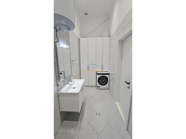 Tirane, shitet apartament 3+1 Kati 1, 117 m² 320.000 € 