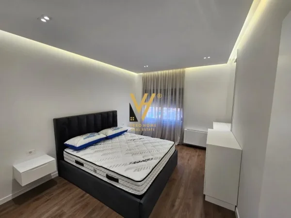 Tirane, jepet me qera apartament 2+1+Ballkon Kati 5, 100 m² 1.000 € (RRUGA HIM KOLLI)