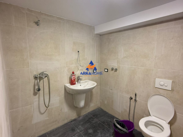 Tirane, shitet apartament duplex 2+1+Ballkon Kati 1, 94 m² 130.000 € (TE GOLDEN PARK)