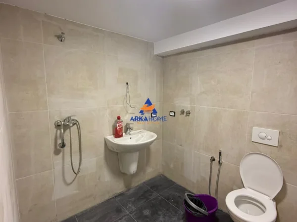 Tirane, shitet apartament duplex 2+1+Ballkon Kati 1, 94 m² 130.000 € (TE GOLDEN PARK)