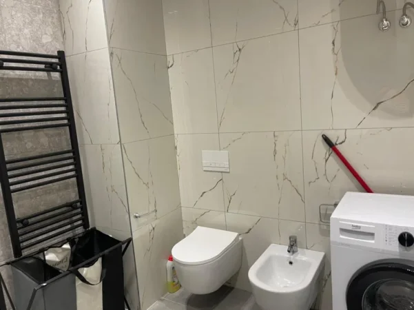 Tirane, jepet me qera 2+1+Ballkon Kati 2, 80 m² 750 € 