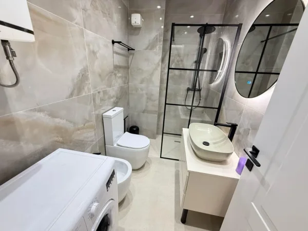 Tirane, jepet me qera apartament 2+1 Kati 4, 90 m² 800 € (selvia)