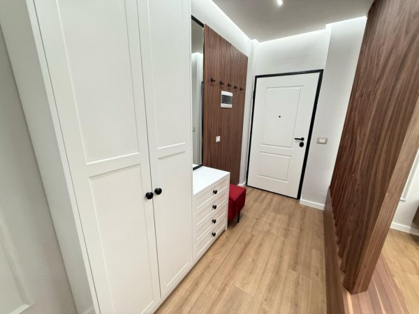 Tirane, jepet me qera apartament 2+1 Kati 4, 90 m² 800 € (selvia)