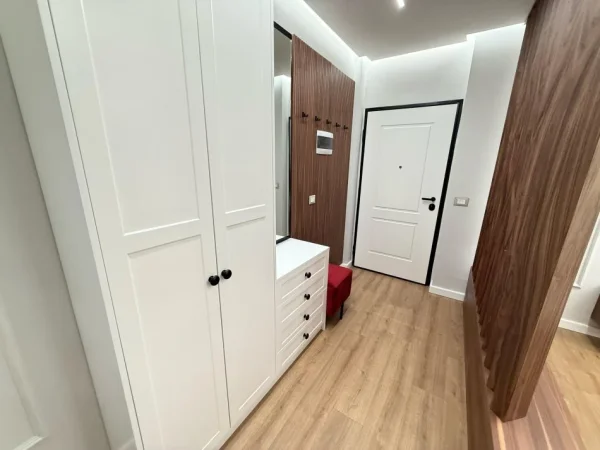 Tirane, jepet me qera apartament 2+1 Kati 4, 90 m² 800 € (selvia)