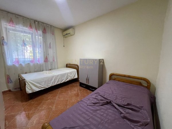 Tirane, jepet me qera apartament 2+1 Kati 1, 80 m² 450 € (Brryli)