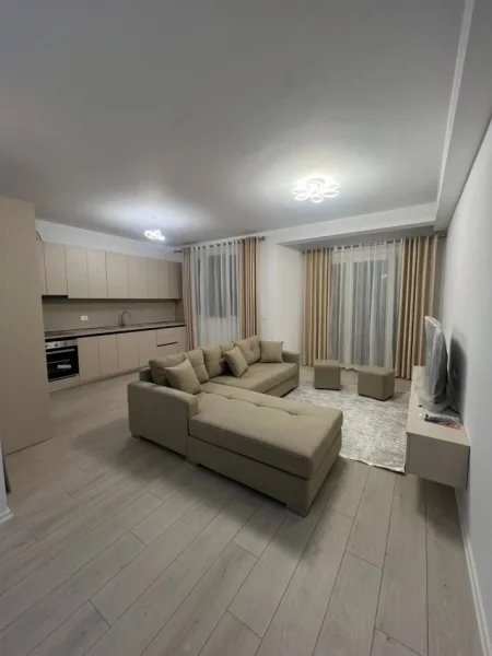 Tirane, jepet me qera 2+1+Ballkon Kati 9, 100 m² 600 € (River Residence)
