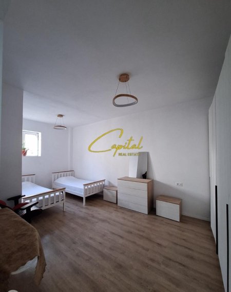 Tirane, jepet me qera apartament 1+1 Kati 2, 74 m² 500 € (RRUGA E BARRIKADAVE)
