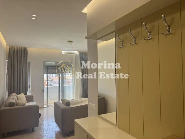 Tirane, jepet me qera apartament 2+1+Ballkon Kati 5, 100 m² 600 € (Shkolla e Bashkuar)