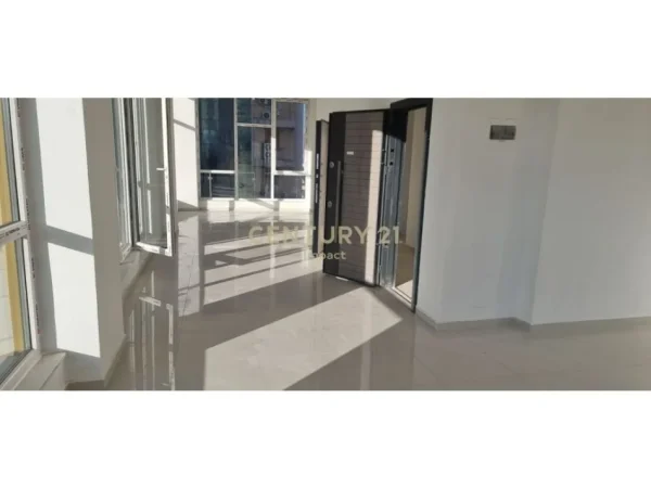 Tirane, shes ambjent biznesi Kati 5, 350.000 € 