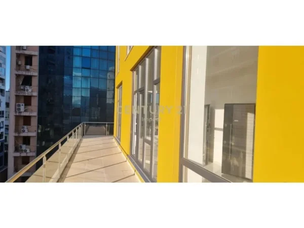 Tirane, shes ambjent biznesi Kati 5, 350.000 € 