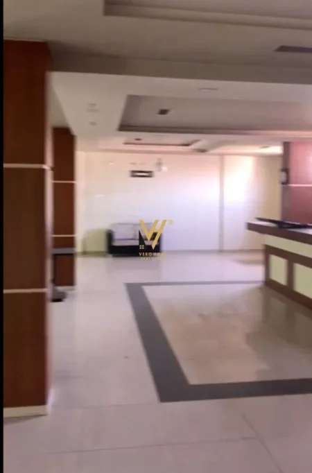 Tirane, jepet me qera zyre Kati 2, 160 m² 770 € (RRUGA KONFERENCA E PEZES)