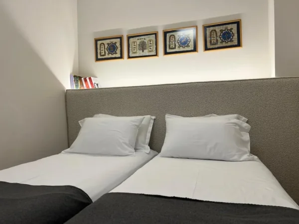 Tirane, jepet me qera apartament 1+1+Ballkon Kati 2, 40 m² 600 € (Rr.e Kavajes)