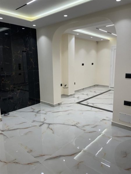 Tirane, jepet me qera zyre Kati 0, 80 m² 1.000 € (RRUGA E LBASANIT)