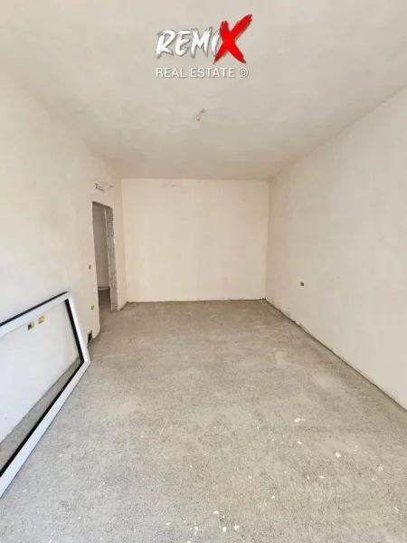 Mali Robit, shitet apartament 1+1+Aneks+Ballkon Kati 4, 56 m² 70.000 € 