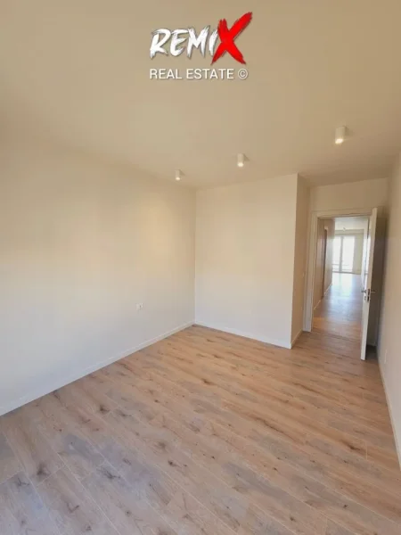 Shkembi Kavajes, shitet apartament 2+1+Aneks+Ballkon Kati 8, 112 m² 245.000 € 
