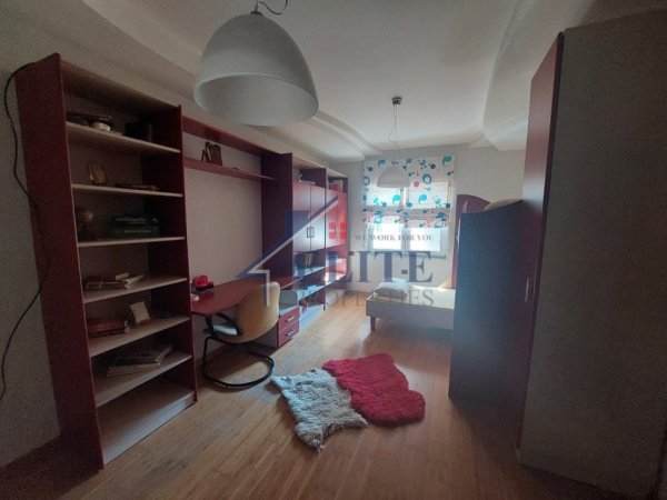 Tirane, jepet me qera apartament 3+1+Ballkon Kati 5, 140 m² 750 € (Don Bosko)