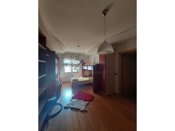 Tirane, jepet me qera apartament 3+1+Ballkon Kati 5, 140 m² 750 € (Don Bosko)