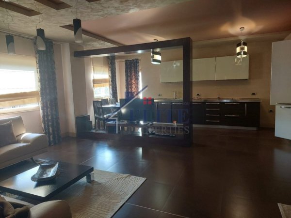 Tirane, jepet me qera apartament 3+1+Ballkon Kati 5, 140 m² 750 € (Don Bosko)