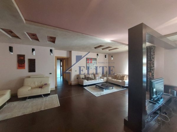 Tirane, jepet me qera apartament 3+1+Ballkon Kati 5, 140 m² 750 € (Don Bosko)
