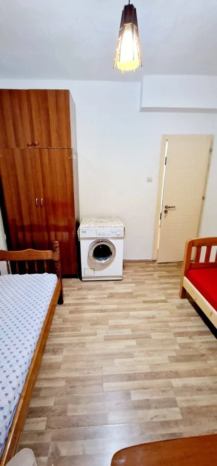 Tirane, jepet me qera apartament 2+1 Kati 4, 85 m² 450 € (rruga bardhyl)