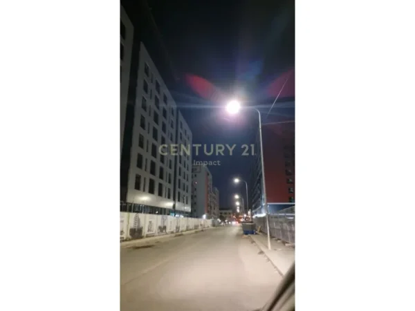 Tirane, jepet me qera ambjent biznesi Kati 0, 60 m² 900 € (bulevardi i ri)