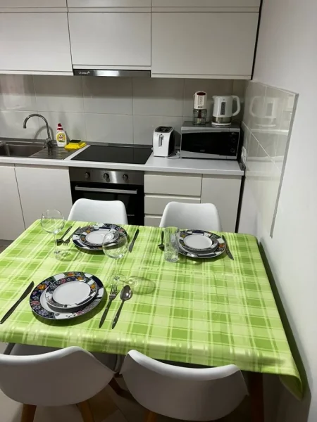 Tirane, jepet me qera apartament 1+1 Kati 2, 70 m² 600 € (shkolla e baletit)